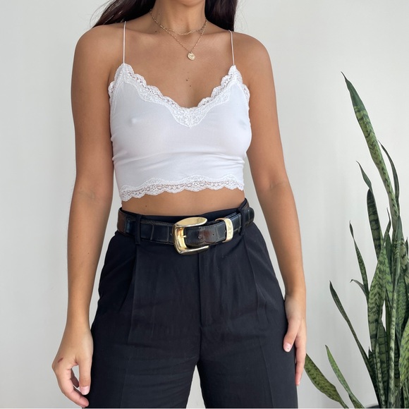 Minimalist casual basic tops bundle 4 pcs - Picture 3 of 6